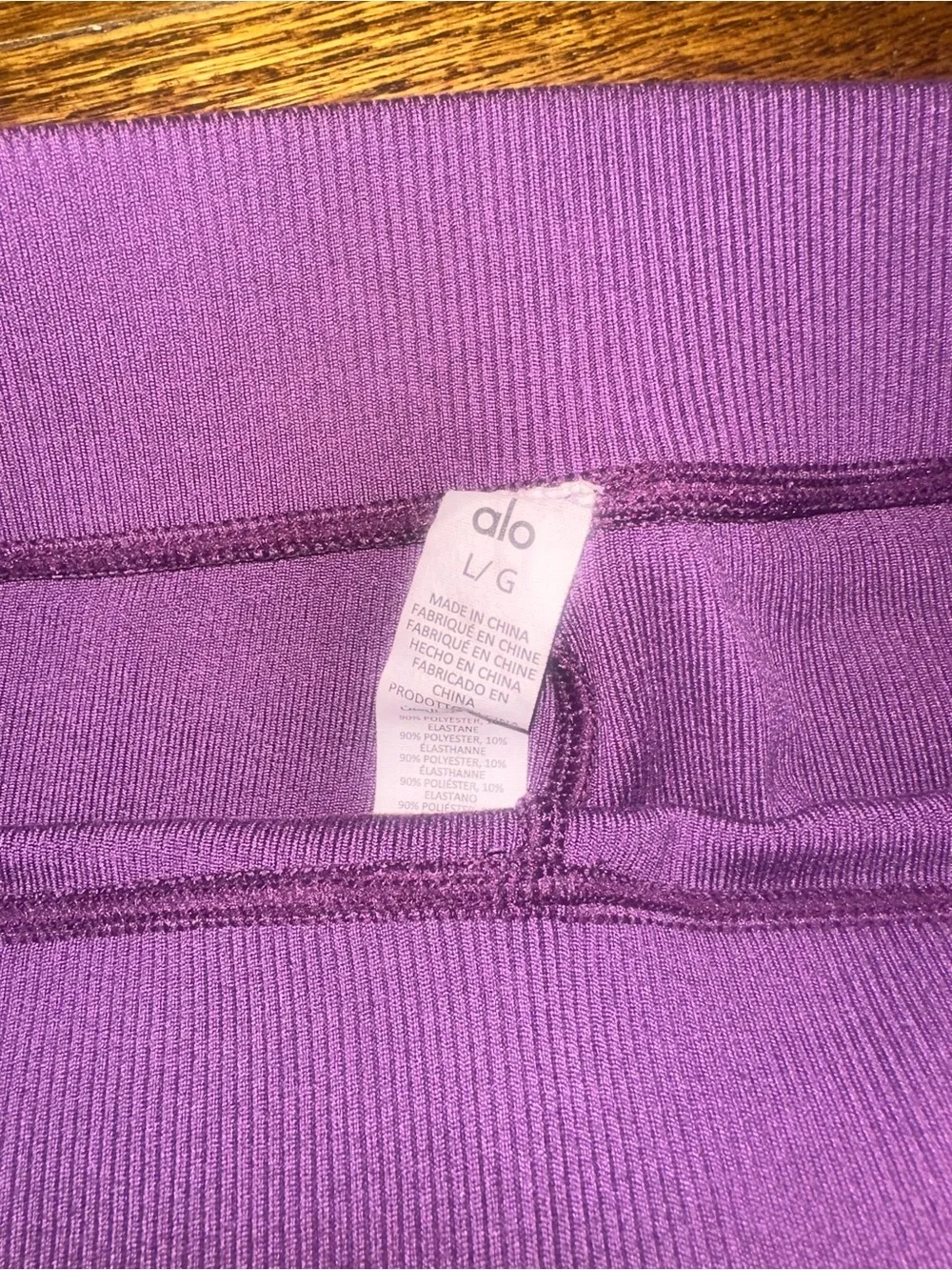 ALO Yoga Ribbed High-Waist Deep Plum Shorts Large